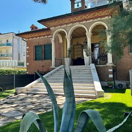La Campanella Porzione Centrale Villa *